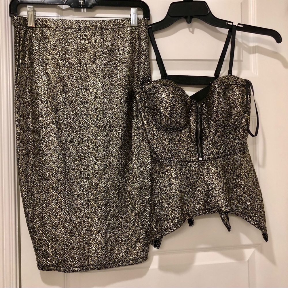 NEW! Gold Two Piece Outfit l!